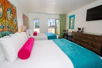 Photo 4 - Carousel Beach Inn