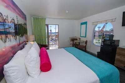 Photo 3 - Carousel Beach Inn
