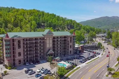 Photo 3 - Gatehouse Condo by Beyond Expectations With Views