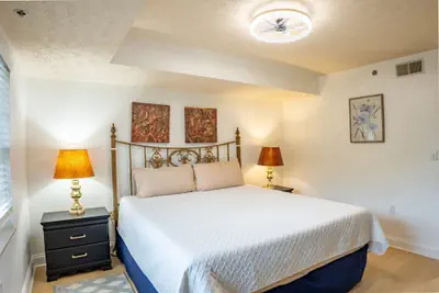 Photo 5 - Gatehouse Condo by Beyond Expectations With Views