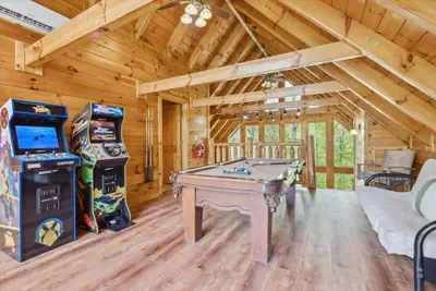 Photo 4 - Looky Yonder Cabin by Beyond Expectations With Hot Tub
