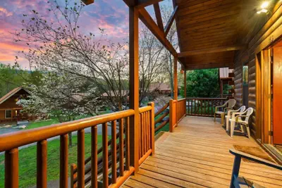 Photo 4 - Dotties Place Cabin by Beyond Expectations With Hot Tub