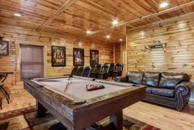 Photo 3 - Day Dreamer Cabin With Views by Beyond Expectations
