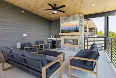 Photo 4 - Peak Overlook by Beyond Expectations Mountain Retreat With Hot Tub
