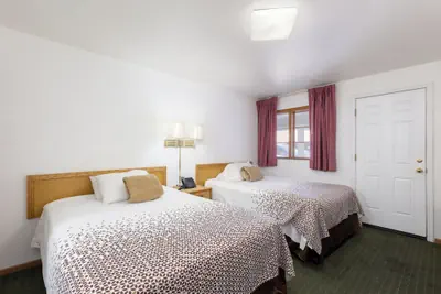 Photo 5 - Holiday Motel