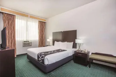Photo 5 - University Inn & Suites Berkeley