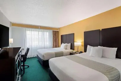 Photo 4 - University Inn & Suites Berkeley
