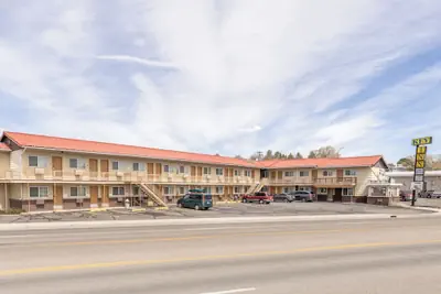 Photo 2 - Key Inn