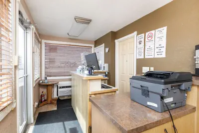 Photo 3 - Key Inn