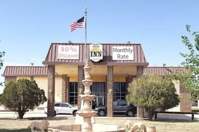 Photo 2 - West Texas Inn & Suites with Kitchenette