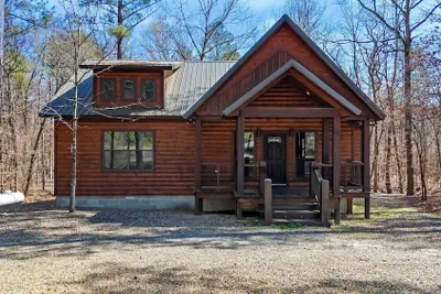 Photo 2 - Pond Lily Creek - Spacious Couples Cabin - Hot Tub