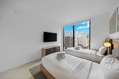 Photo 4 - Luxury Downtown 2-BD Condo