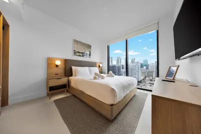 Photo 3 - Luxury Downtown 2-BD Condo