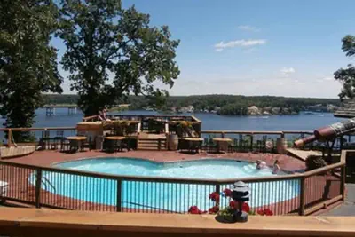Photo 3 - EAGLES NEST MOTEL & LOUNGE