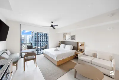 Photo 3 - Chic & Cozy Downtown Studio - City Views