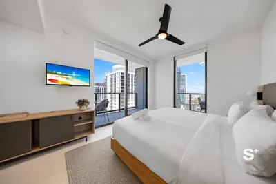 Photo 4 - 2-BD Condo in DTW Miami - City Views