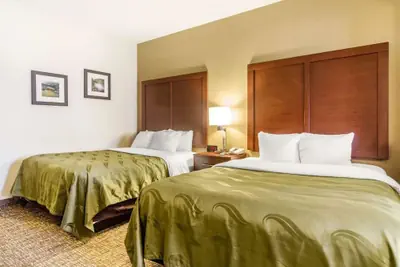 Photo 3 - HOTELWORLD INN & SUITES