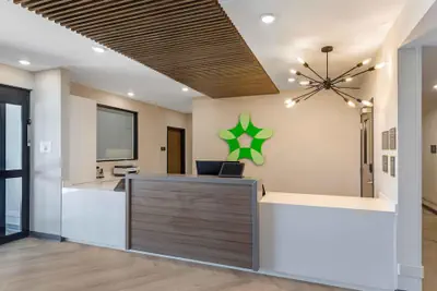 Photo 3 - Extended Stay America Premier Suites - Denver International Airport