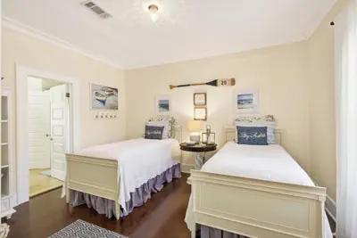 Photo 5 - Authentic Ocean Springs Cottage