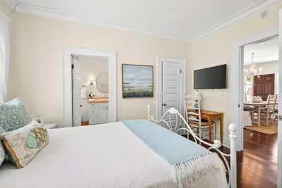 Photo 2 - Authentic Ocean Springs Cottage