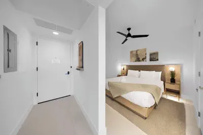 Photo 3 - Upscale 1BD Condo in Miami- City Views