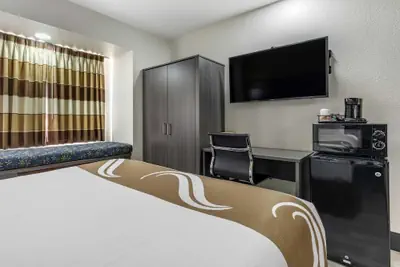 Photo 4 - Sonesta Essential Hotels Longview