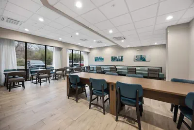 Photo 2 - Hawthorn Extended Stay By Wyndham Nashville Airport/Opryland