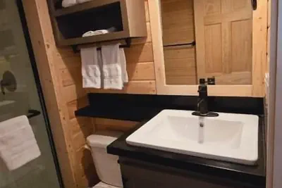 Photo 3 - Luxury Cabin with Forest View 5B