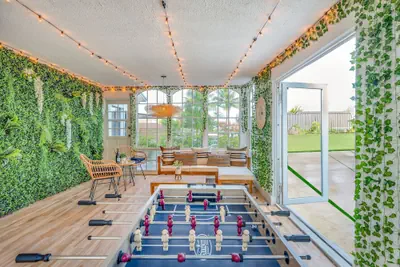 Photo 2 - Fox Garden-heated Pool-spa- Boho-downtown Beach