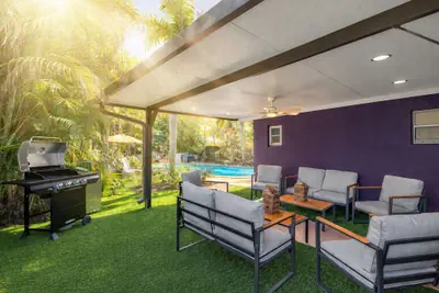 Photo 2 - Fox Of Oz- Pool Spa Oasis Villa