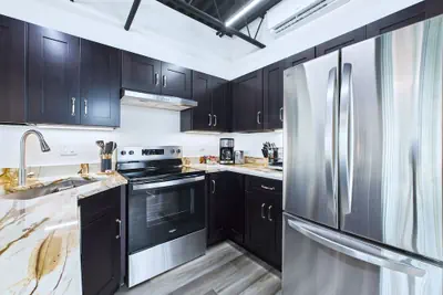 Photo 4 - Stay Park Cruise Modern Loft by Port -unit 200