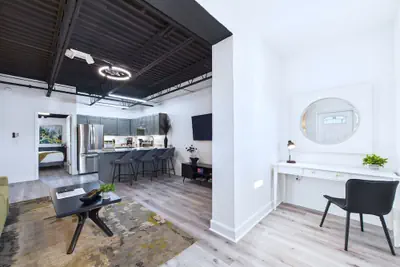 Photo 2 - Minutes to Port Loft Near Dining Fun -unit 207