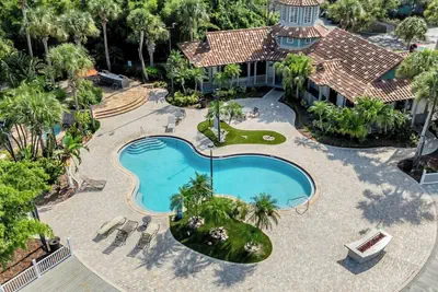 Photo 3 - Vibrant 2BR 2BA w King Bed Pool Gym 11