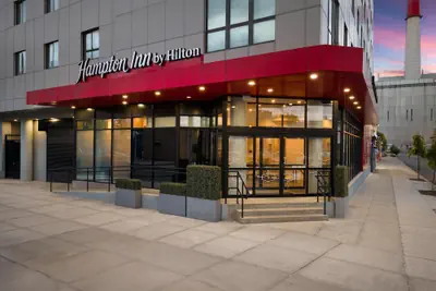 Photo 2 - Hampton Inn Long Island City  NY