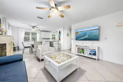 Photo 2 - Treasure Coast Hideaway | Dogs Welcome, No Fees