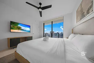Photo 4 - Luxe 1-BD Condo with Stunning DTW Views