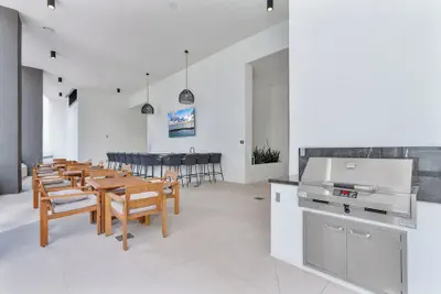 Photo 5 - Miami Vacation Rentals - District 225