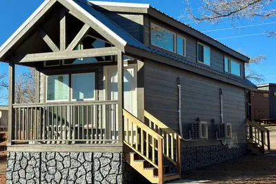 Photo 2 - Cozy Tiny Home with Loft Sleeps 6
