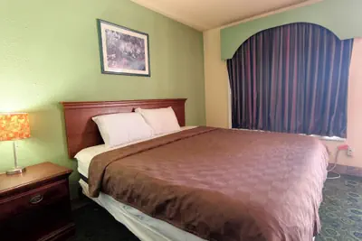 Photo 5 - Sunset Lodge Elgin Near U.S. 290 By Hotel O