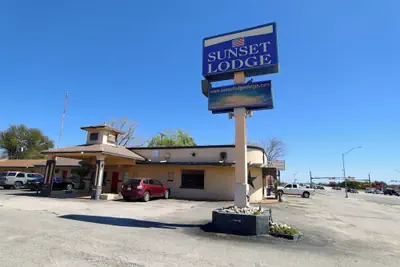 Photo 2 - Sunset Lodge Elgin Near U.S. 290 By Hotel O