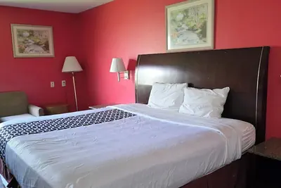 Photo 3 - Fairway Inn Baytown- La Porte. Tx.