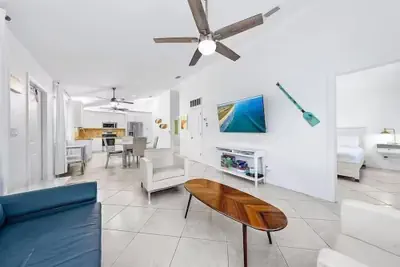 Photo 3 - Sunrise Views & Beach Access | BBQ + Free Parking