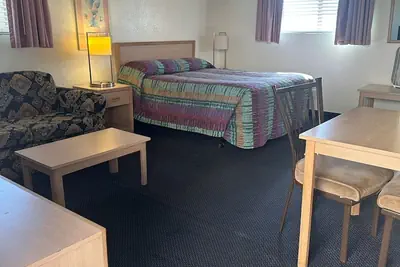 Photo 4 - Flamingo Suites