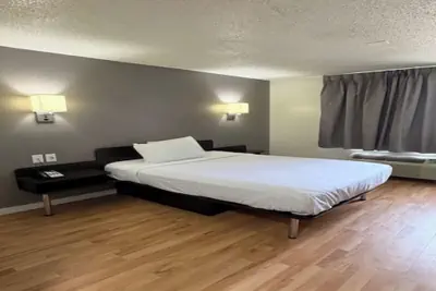 Photo 2 - Everstay Living