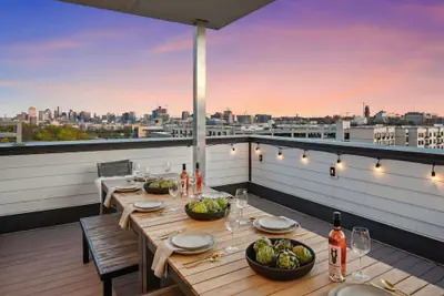 Photo 3 - Luxury Retreat - Double Rooftop Deck Game Room