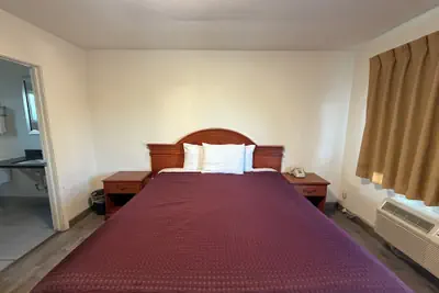 Photo 3 - Townhouse Motel