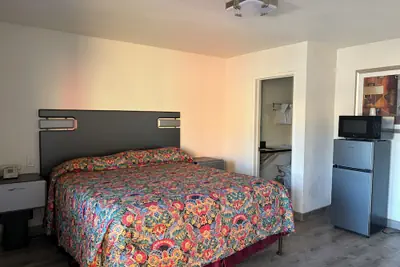 Photo 5 - Townhouse Motel