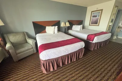 Photo 2 - Budget Host Inn