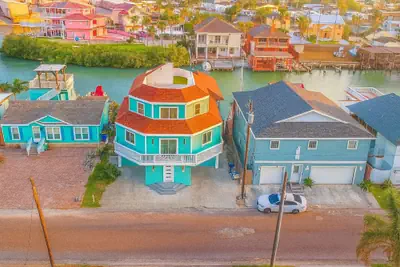 Photo 2 - Channelfront - Remodeled - Pool - Boatslips