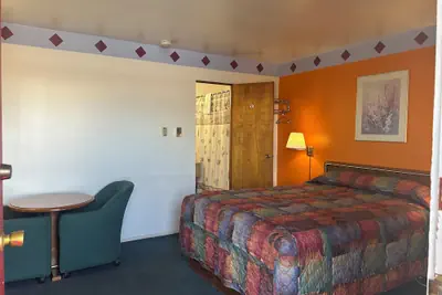 Photo 5 - Oregon Trail Motel